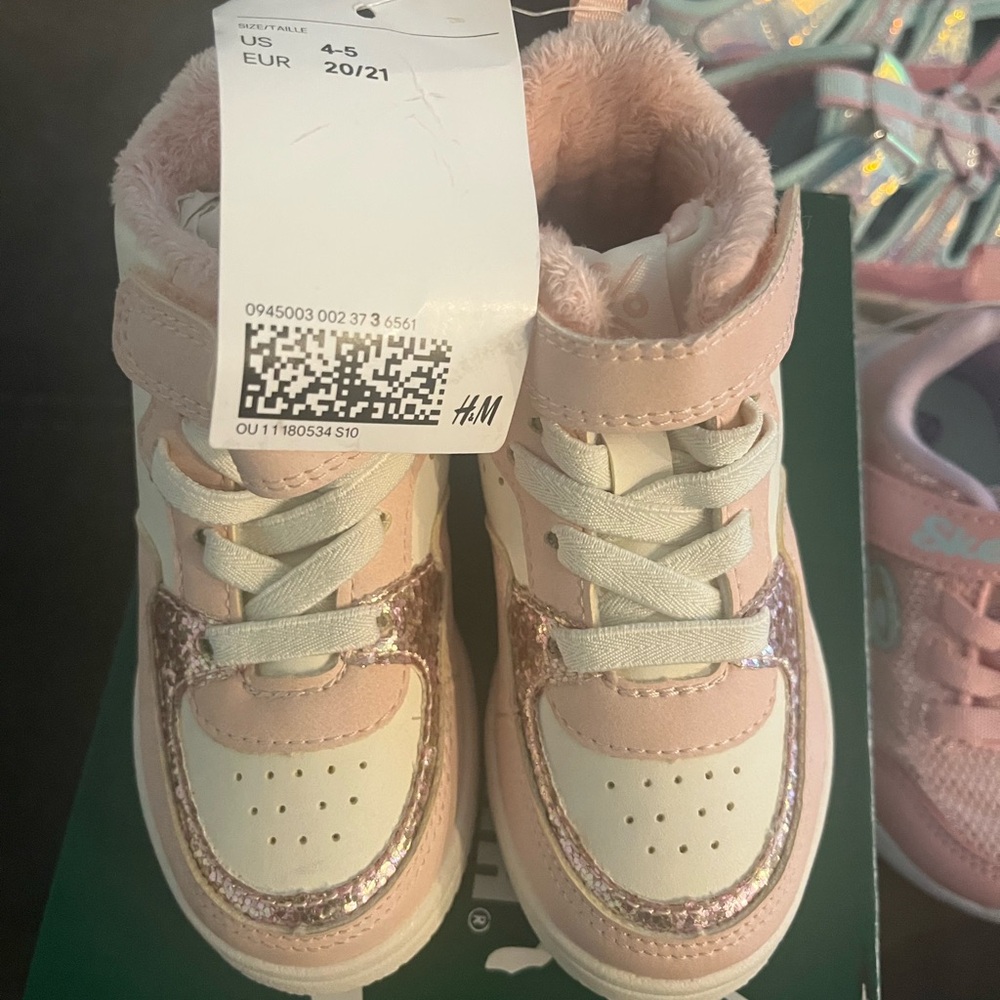 H&M Pink and White Kids Sneakers (US 4-5/EUR 20/21)